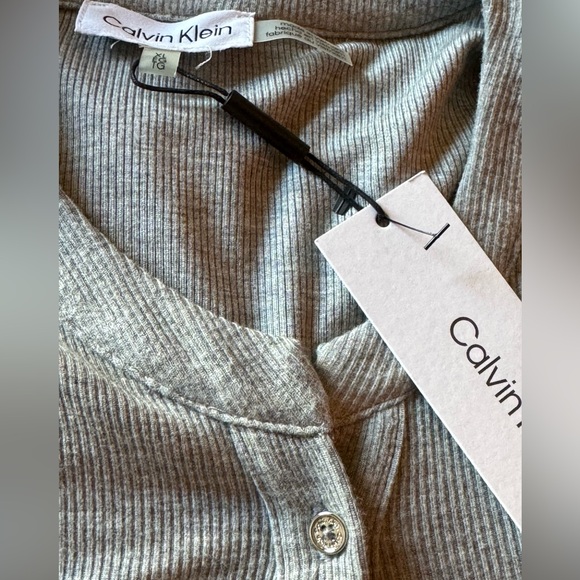 Calvin Klein Gray Long Sleeve Ribbed Jersey Top. NWT. Size- XL - Picture 4 of 9